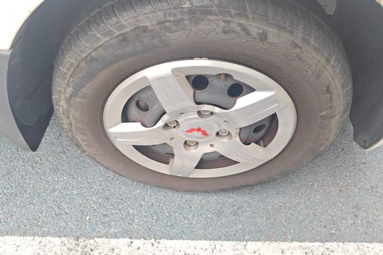 Used Wuling Hongguang 2020 1.2L S Base Model China VI LSI Right Front Wheel Hub