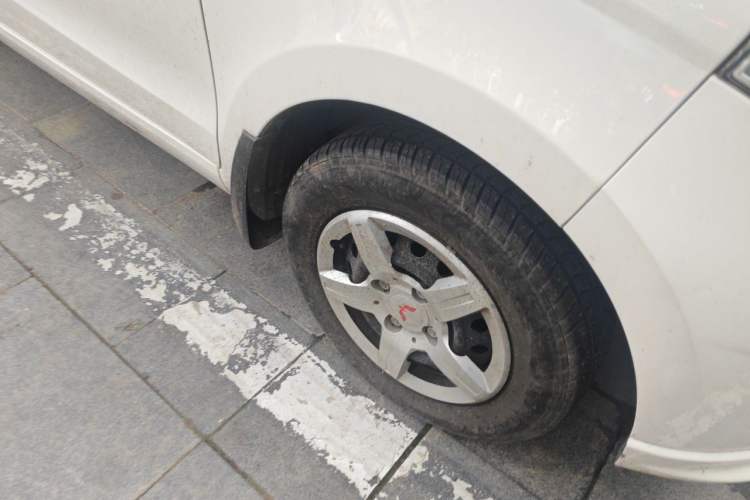 Used Wuling Hongguang 2020 1.2L S Base Model China VI LSI Right Front Wheel Hub