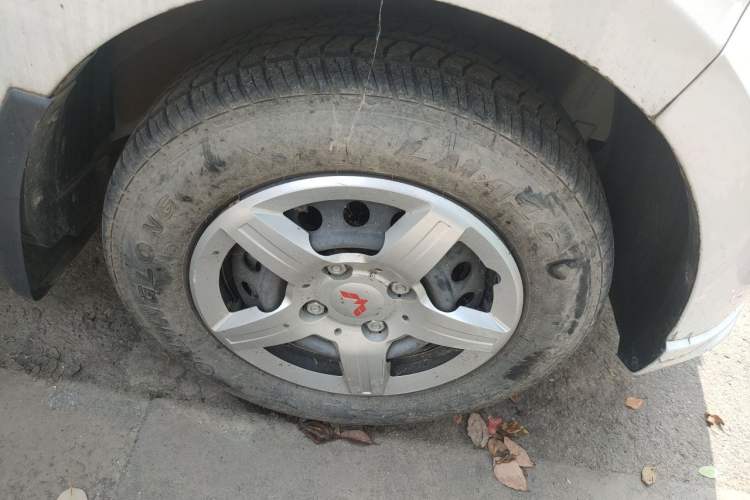 Used Wuling Hongguang 2020 1.2L S Base Model China VI LSI Right Front Wheel Hub