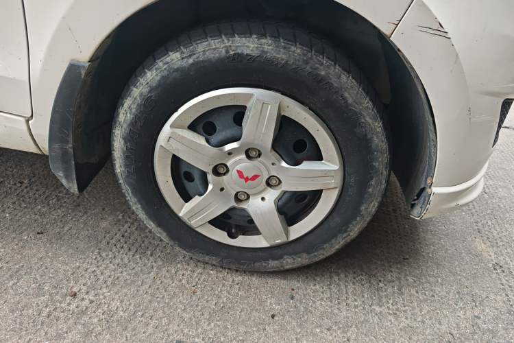 Used Wuling Hongguang 2020 1.2L S Base Model China VI LSI Right Front Wheel Hub