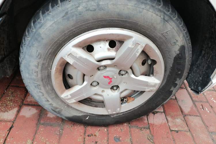 Used Wuling Hongguang 2020 1.2L S Base Model China VI LSI Right Front Wheel Hub