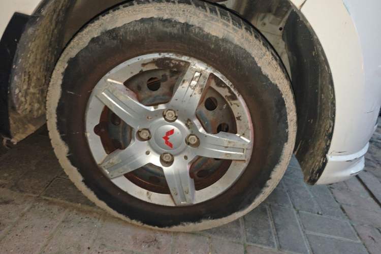 Used Wuling Hongguang 2020 1.2L S Base Model China VI LSI Right Front Wheel Hub