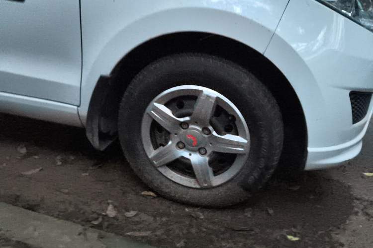 Used Wuling Hongguang 2020 1.2L S Base Model China VI LSI Right Front Wheel Hub