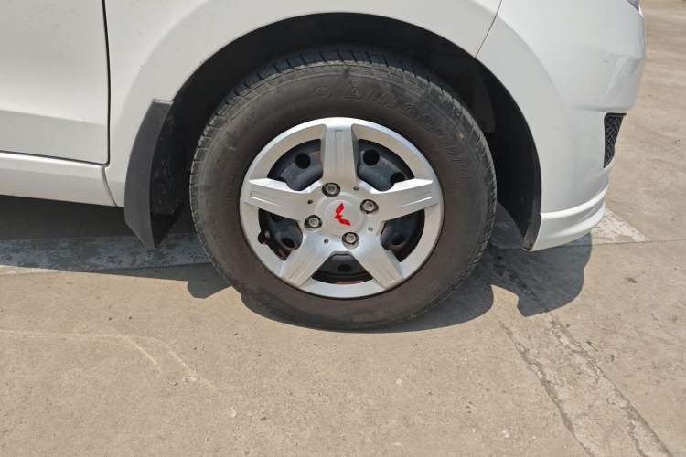 Used Wuling Hongguang 2020 1.2L S Base Model China VI LSI Right Front Wheel Hub