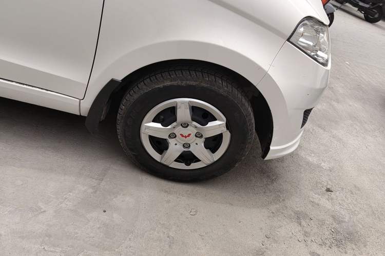 Used Wuling Hongguang 2020 1.2L S Base Model China VI LSI Right Front Wheel Hub