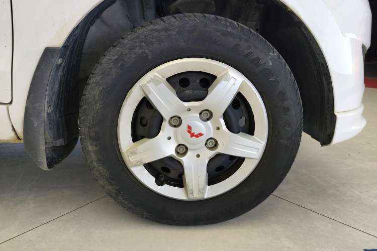 Used Wuling Hongguang 2020 1.2L S Base Model China VI LSI Right Front Wheel Hub