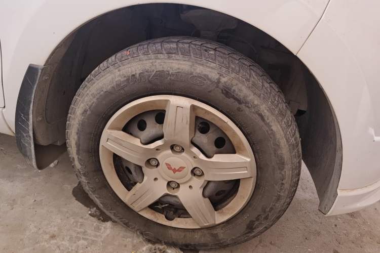Used Wuling Hongguang 2020 1.2L S Base Model China VI LSI Right Front Wheel Hub