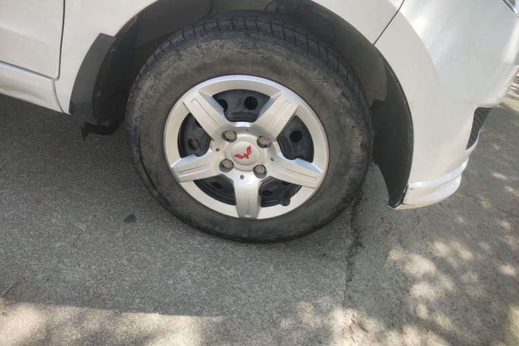 Used Wuling Hongguang 2020 1.2L S Base Model China VI LSI Right Front Wheel Hub
