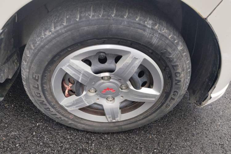 Used Wuling Hongguang 2020 1.2L S Base Model China VI LSI Right Front Wheel Hub