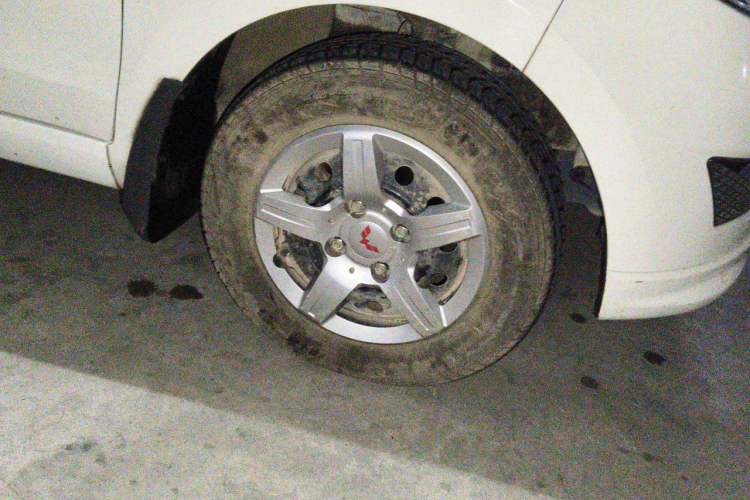 Used Wuling Hongguang 2020 1.2L S Base Model China VI LSI Right Front Wheel Hub