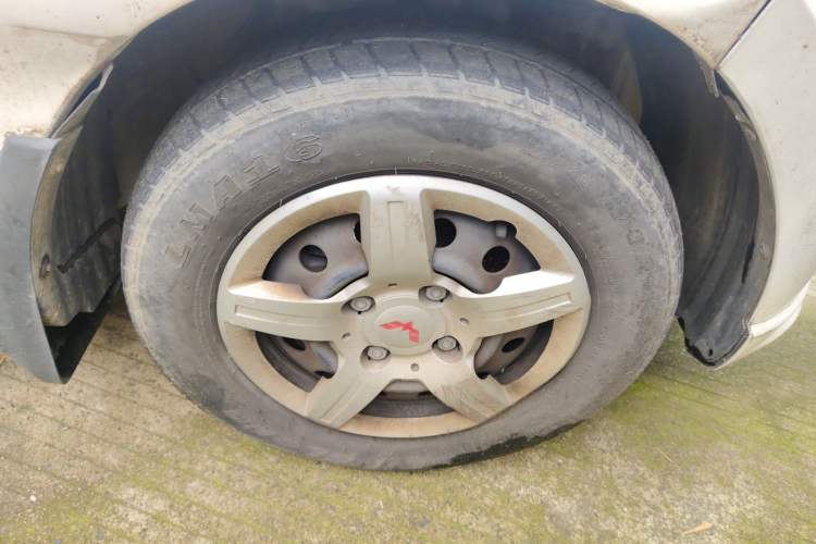 Used Wuling Hongguang 2020 1.2L S Base Model China VI LSI Right Front Wheel Hub