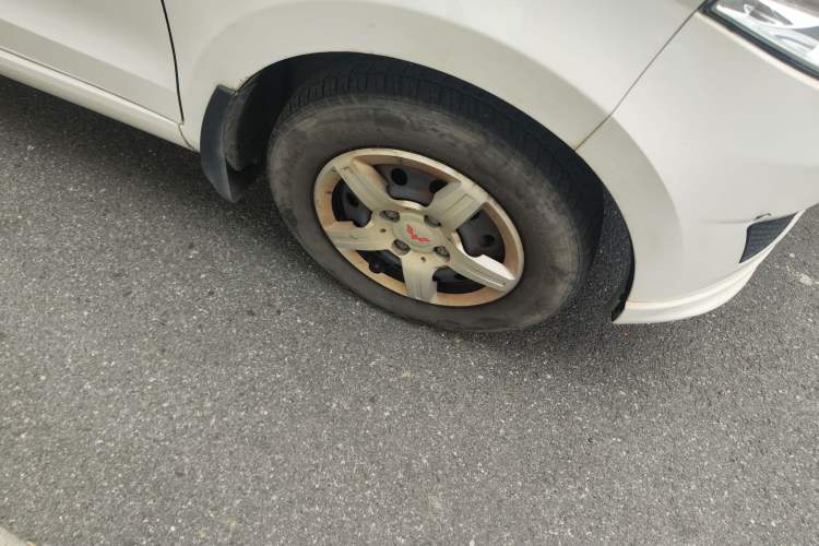 Used Wuling Hongguang 2020 1.2L S Base Model China VI LSI Right Front Wheel Hub