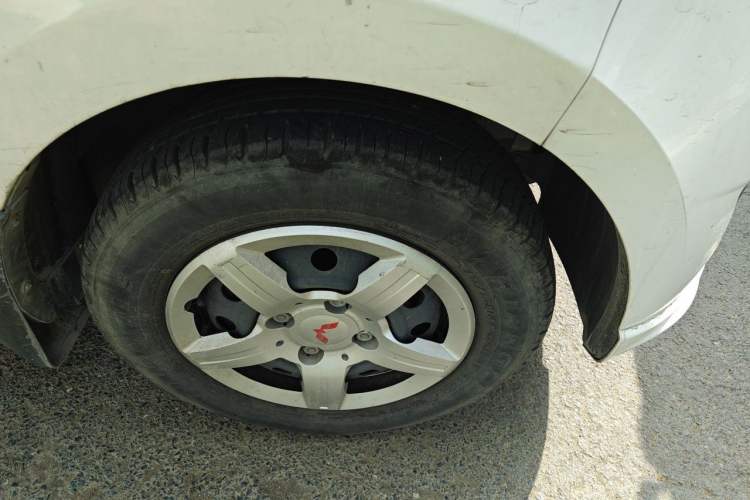 Used Wuling Hongguang 2020 1.2L S Base Model China VI LSI Right Front Wheel Hub