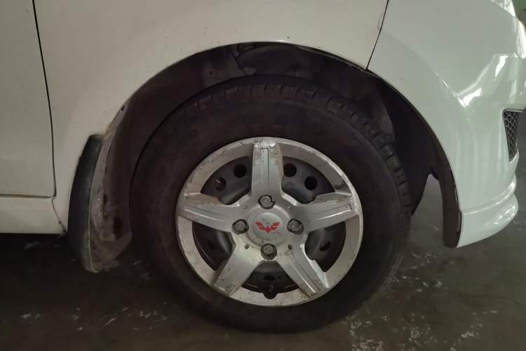 Used Wuling Hongguang 2020 1.2L S Base Model China VI LSI Right Front Wheel Hub