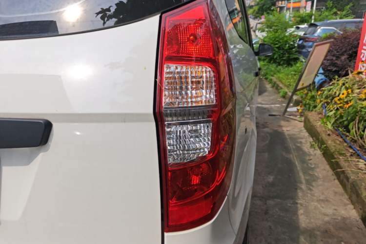 Used Wuling Hongguang 2020 1.2L S Base Model China VI LSI Right Rear Taillight