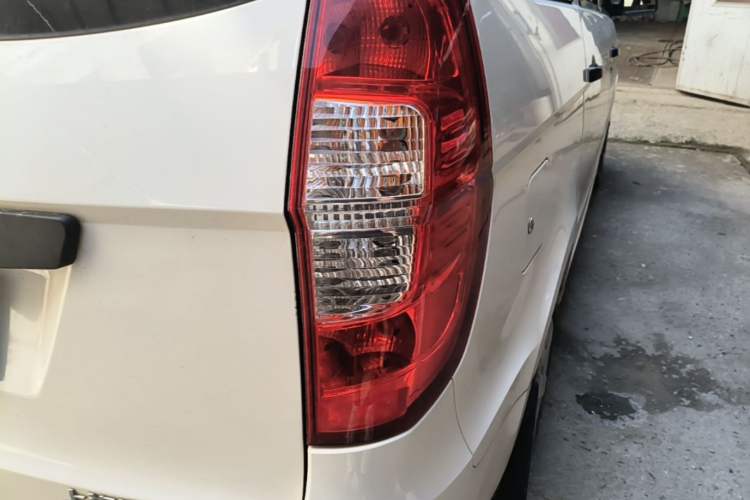 Used Wuling Hongguang 2020 1.2L S Base Model China VI LSI Right Rear Taillight