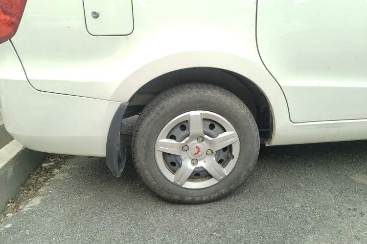 Used Wuling Hongguang 2020 1.2L S Base Model China VI LSI Right Rear Wheel Hub