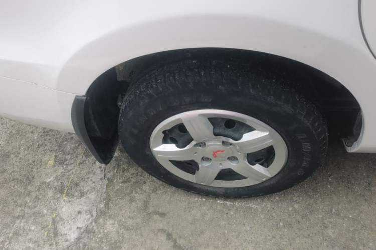 Used Wuling Hongguang 2020 1.2L S Base Model China VI LSI Right Rear Wheel Hub