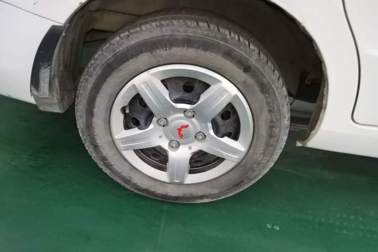 Used Wuling Hongguang 2020 1.2L S Base Model China VI LSI Right Rear Wheel Hub