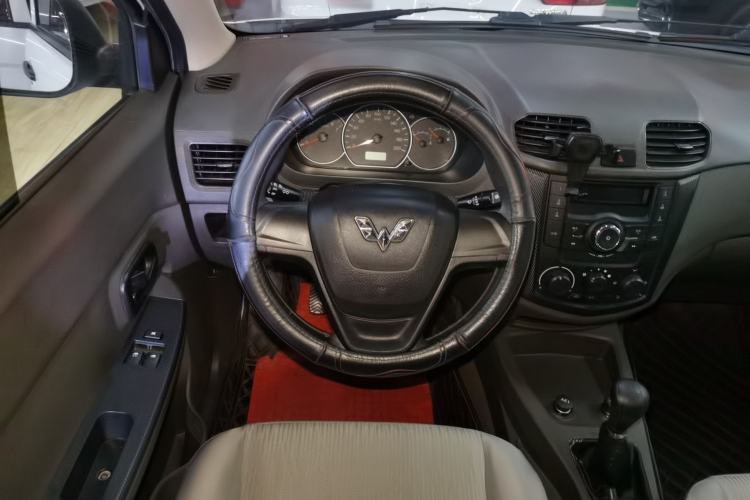 Used Wuling Hongguang 2020 1.2L S Base Model China VI LSI Steering Wheel