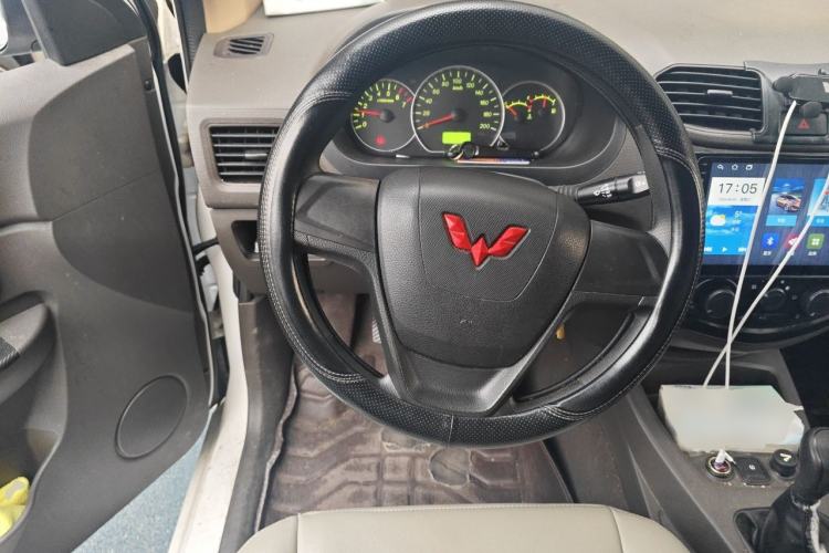 Used Wuling Hongguang 2020 1.2L S Base Model China VI LSI Steering Wheel