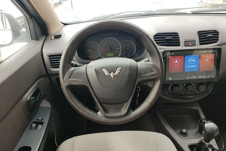 Used Wuling Hongguang 2020 1.2L S Base Model China VI LSI Steering Wheel