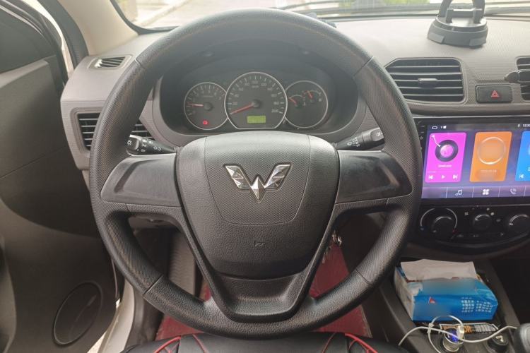 Used Wuling Hongguang 2020 1.2L S Base Model China VI LSI Steering Wheel