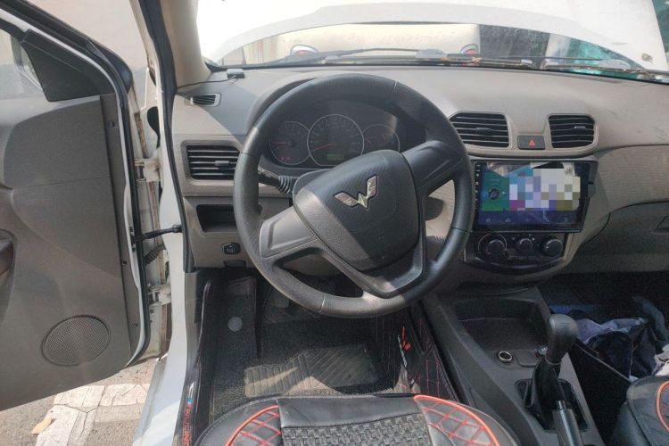 Used Wuling Hongguang 2020 1.2L S Base Model China VI LSI Steering Wheel