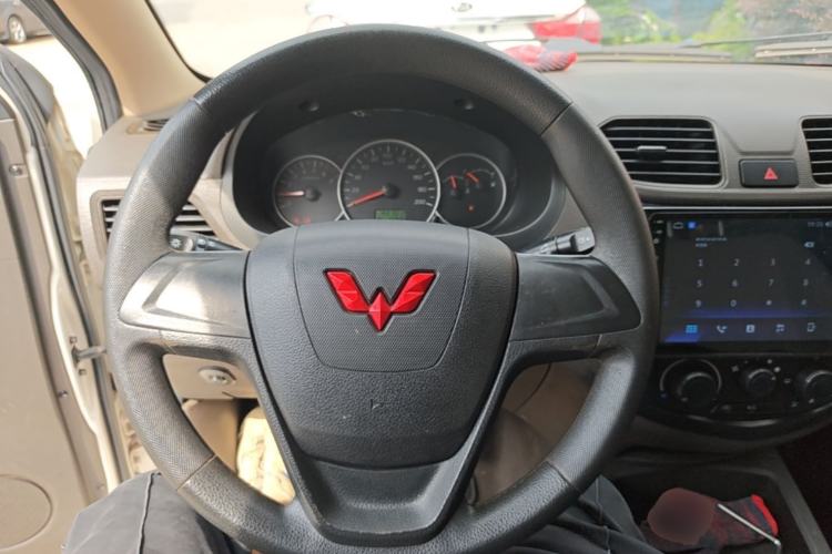 Used Wuling Hongguang 2020 1.2L S Base Model China VI LSI Steering Wheel