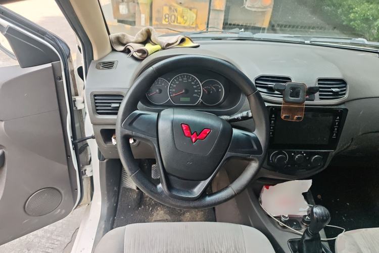 Used Wuling Hongguang 2020 1.2L S Base Model China VI LSI Steering Wheel