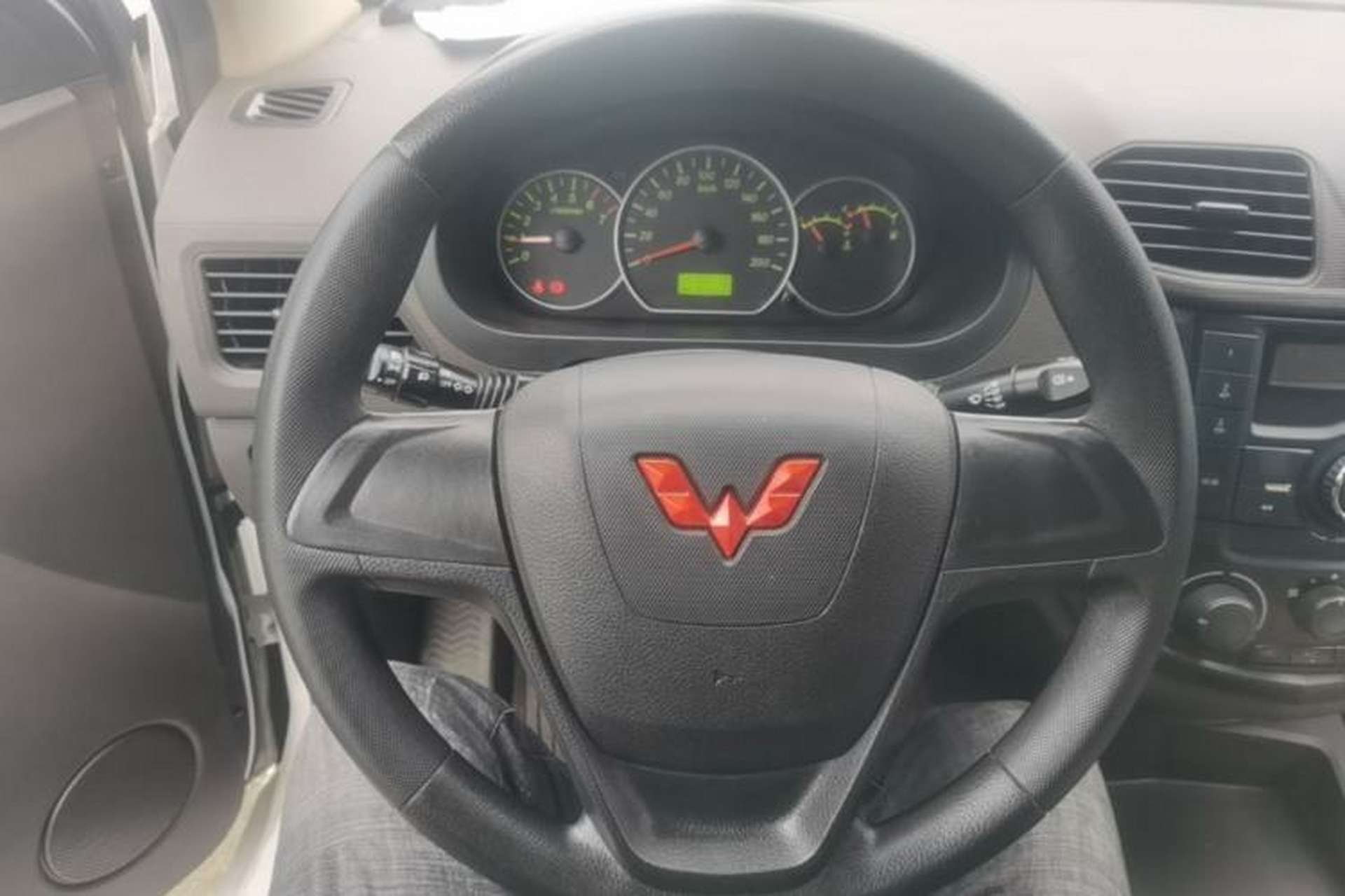 Used Wuling Hongguang 2020 1.2L S Base Model China VI LSI Steering Wheel