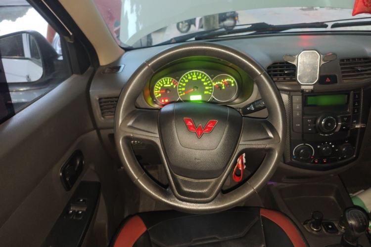 Used Wuling Hongguang 2020 1.2L S Base Model China VI LSI Steering Wheel