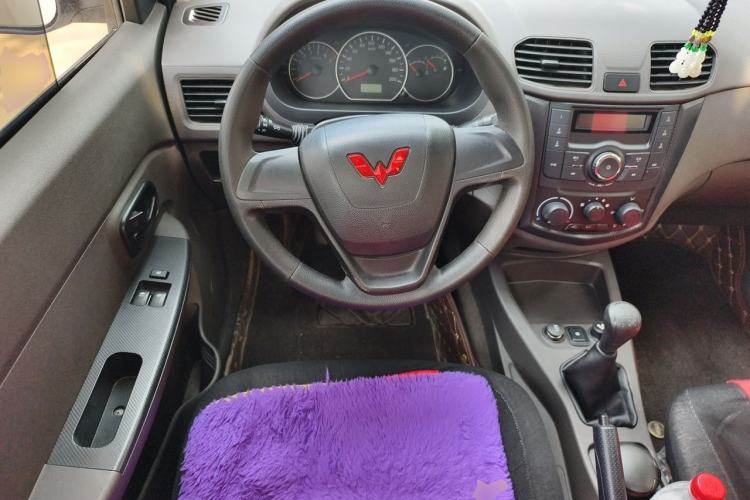 Used Wuling Hongguang 2020 1.2L S Base Model China VI LSI Steering Wheel