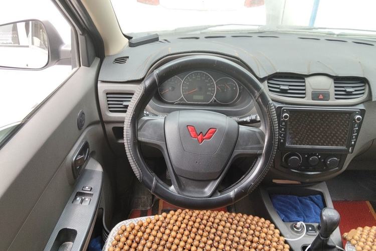 Used Wuling Hongguang 2020 1.2L S Base Model China VI LSI Steering Wheel