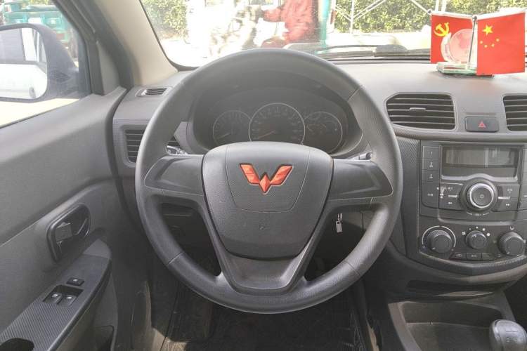 Used Wuling Hongguang 2020 1.2L S Base Model China VI LSI Steering Wheel