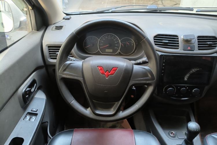 Used Wuling Hongguang 2020 1.2L S Base Model China VI LSI Steering Wheel