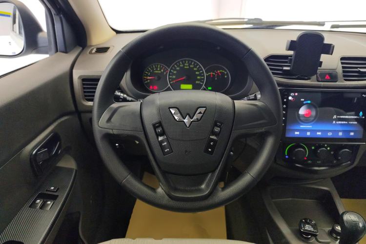 Used Wuling Hongguang 2020 1.2L S Base Model China VI LSI Steering Wheel