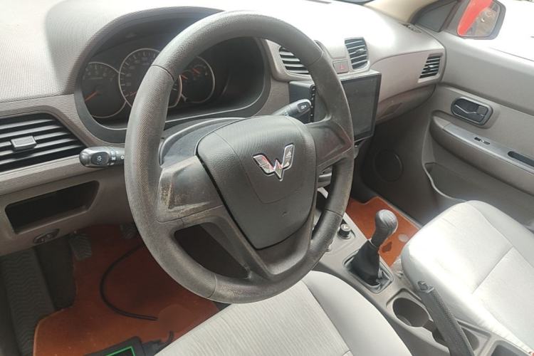 Used Wuling Hongguang 2020 1.2L S Base Model China VI LSI Steering Wheel