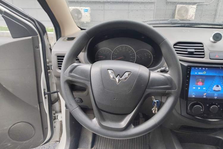 Used Wuling Hongguang 2020 1.2L S Base Model China VI LSI Steering Wheel