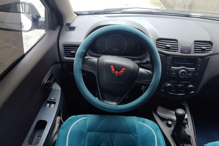 Used Wuling Hongguang 2020 1.2L S Base Model China VI LSI Steering Wheel