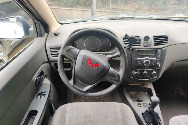 Used Wuling Hongguang 2020 1.2L S Base Model China VI LSI Steering Wheel