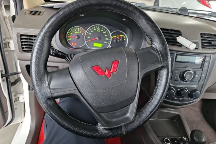 Used Wuling Hongguang 2020 1.2L S Base Model China VI LSI Steering Wheel