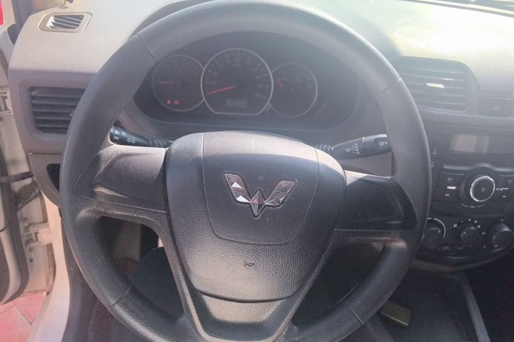 Used Wuling Hongguang 2020 1.2L S Base Model China VI LSI Steering Wheel