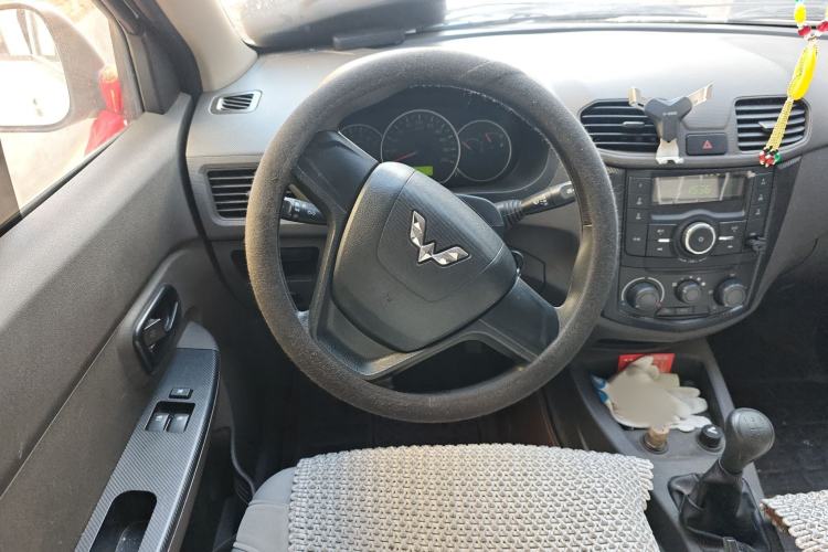 Used Wuling Hongguang 2020 1.2L S Base Model China VI LSI Steering Wheel