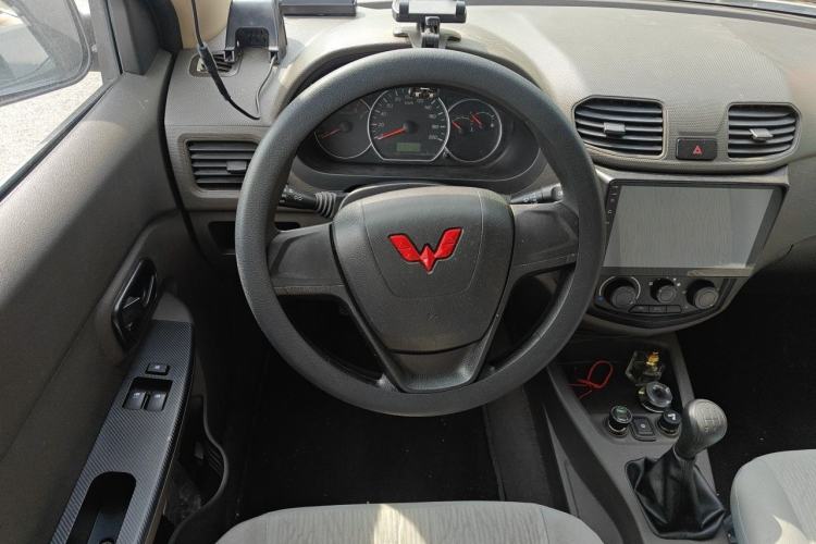 Used Wuling Hongguang 2020 1.2L S Base Model China VI LSI Steering Wheel