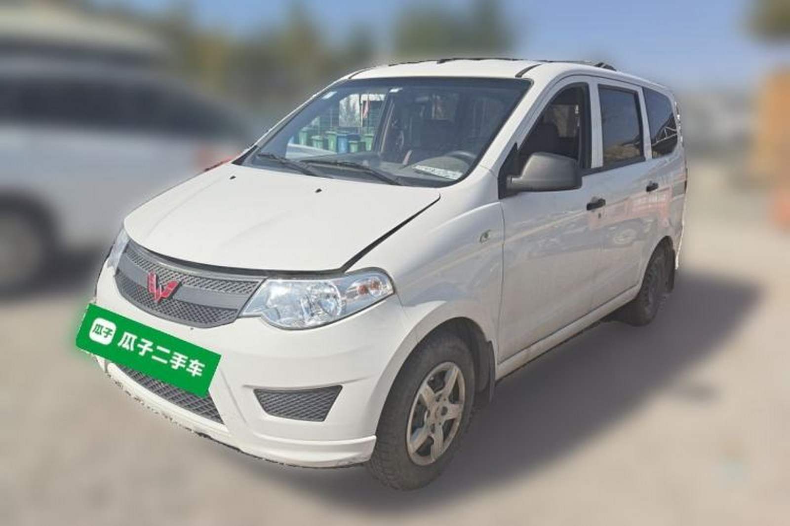 Фото Wuling с площадки