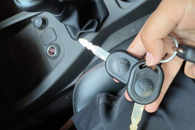 Used Wuling Hongguang 2020 1.2L S Base Model China VI LSI Vehicle Key