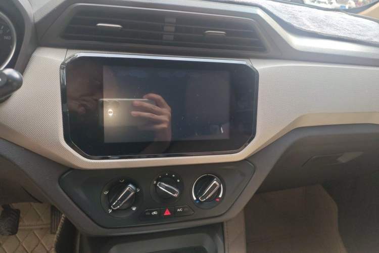 Used Wuling Hongguang 2021 1.5L S Comfort Edition LAR Audio And AC Panel