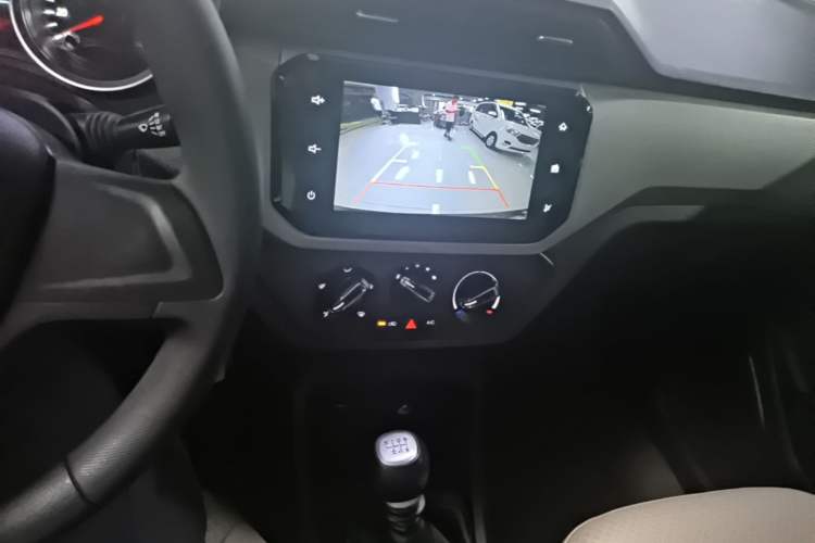 Used Wuling Hongguang 2021 1.5L S Comfort Edition LAR Audio And AC Panel