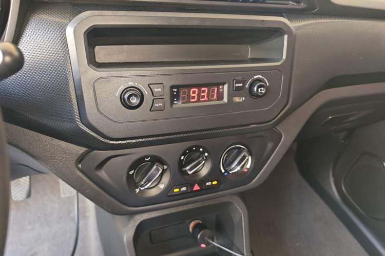 Used Wuling Hongguang 2021 1.5L S Base Version LAR Audio And AC Panel